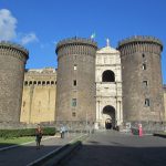 Dal Castello di Baia al Maschio Angioino, passando per San Domenico di Napoli