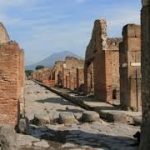 Riemerge a Pompei tomba coppia clandestina