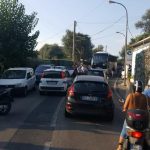 In via Casarlano scontro bus turistico contro scooter