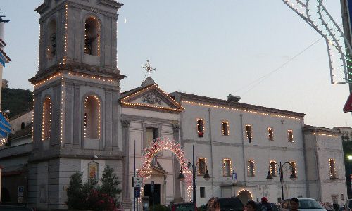 Vittorio Del Tufo al chiostro del Convento Santa Maria della Lobra
