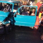 Cetara, scontro frontale: Vigili del Fuoco estraggono anziano dall’auto [FOTO]