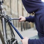 Fermato e denunciato rapinatore di biciclette elettriche