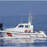 Affonda motobarca: persone salvate dalla CP