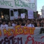Marcia per il clima, invasa Napoli dagli studenti: «Basta con rifiuti e roghi»
