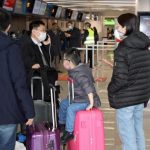 Coronavirus, tensione fra Italia e Cina per il fermo dei voli. Di Maio: «Il blocco resta»