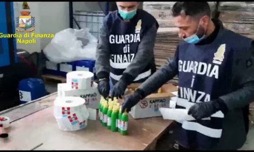 GdF, confiscata fabbrica di igienizzante per mani (Video)