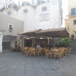 Dopo il lockdown nella Piazzetta di Capri riaprono i primi caffè