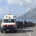 Voleva farla finita lanciandosi dalla Statale Amalfitana: a Positano Carabinieri salvano 56enne