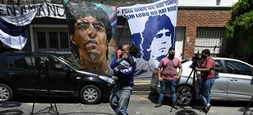 Maradona sarà operato alla testa: tiene un ematoma nel cervello