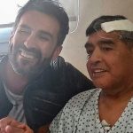 Maradona, quei messaggi su Whatsapp tra i medici: «Sembra morto»
