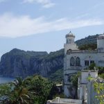 A Napoli, Capri, in Costiera e Ischia le riprese della serie tv “Ripley” di Zaillian