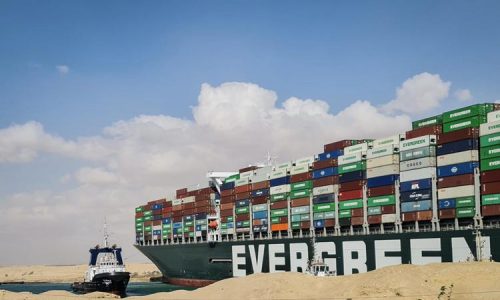 Nave incagliata, verso sblocco canale Suez: ultime notizie