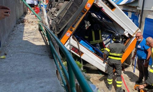 Incidente bus Capri: sei indagati ed incidente probatorio