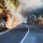 Moto si incendia sulla SS145 (Video)