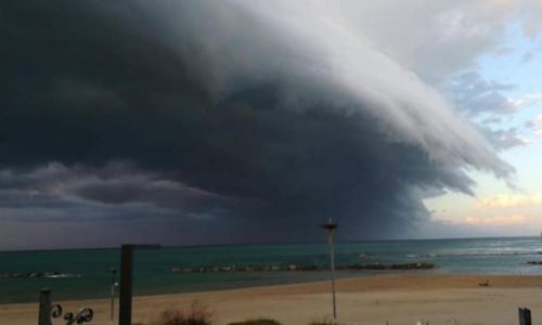 Meteo, colpo di scena: eccezionale tempesta verso l’Italia
