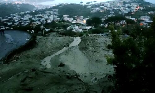 Frana di Casamicciola: case distrutte, un morto e dispersi (foto e video)