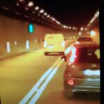 Galleria di Seiano Pozzano: furgone sorpassa pericolosamente (Video)